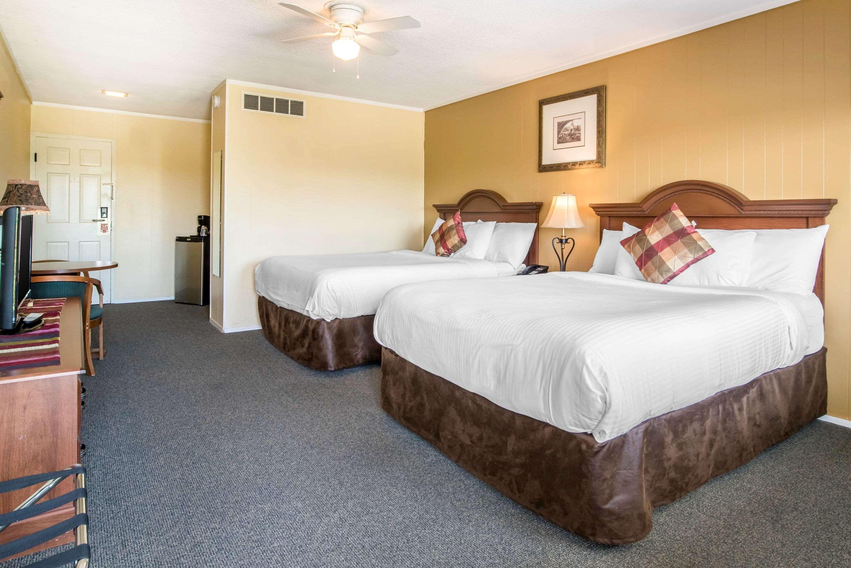 Tiltonlodge Inn & Suites Εξωτερικό φωτογραφία