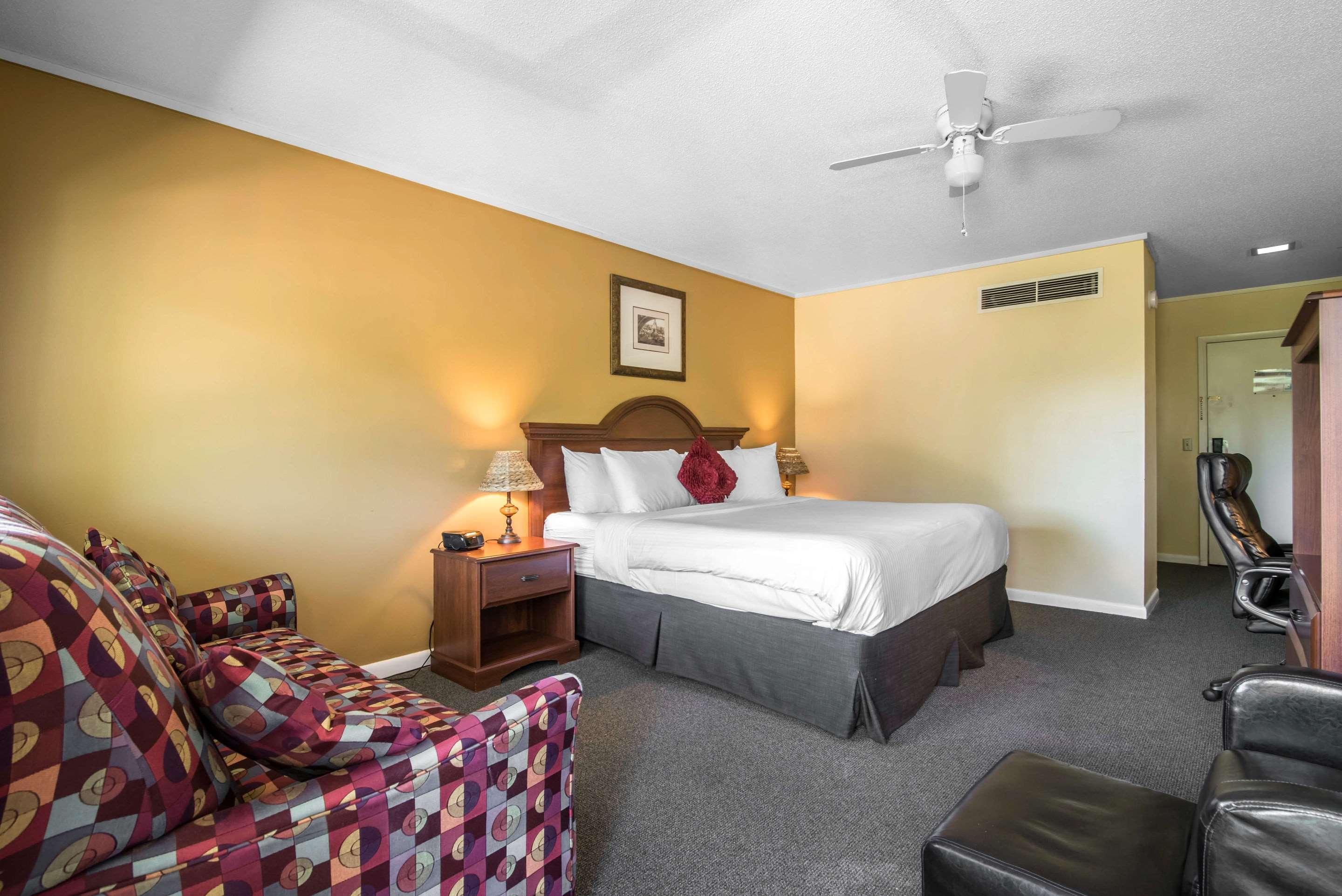 Tiltonlodge Inn & Suites Εξωτερικό φωτογραφία