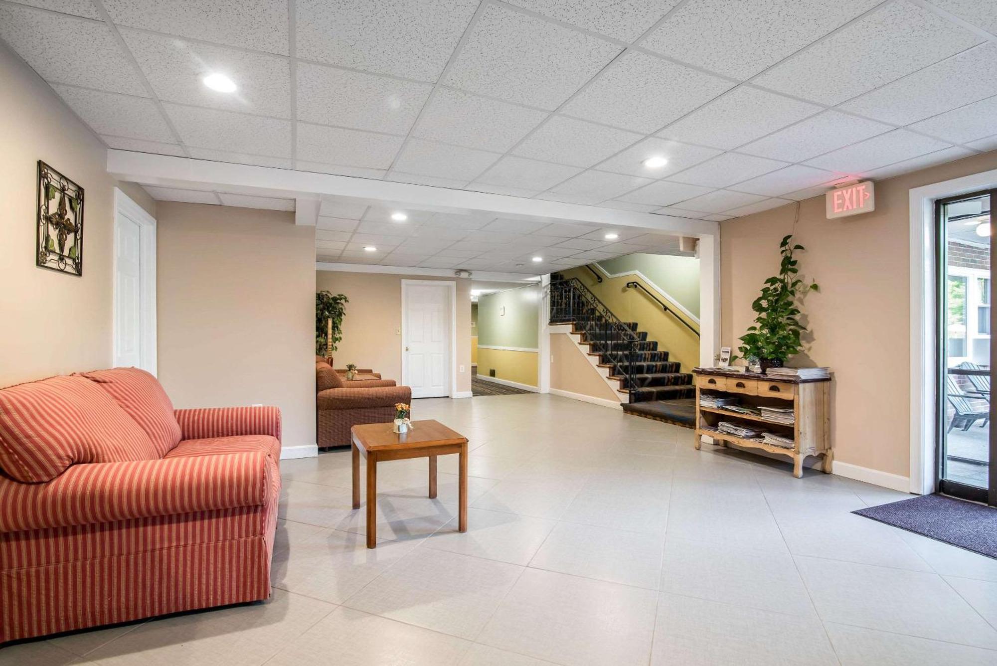 Tiltonlodge Inn & Suites Εξωτερικό φωτογραφία
