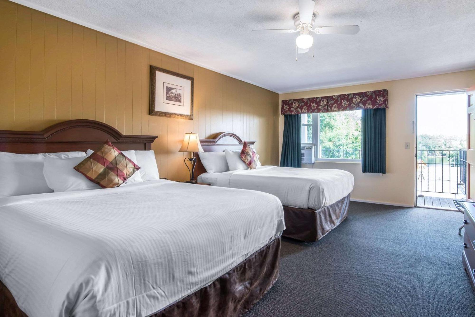 Tiltonlodge Inn & Suites Εξωτερικό φωτογραφία