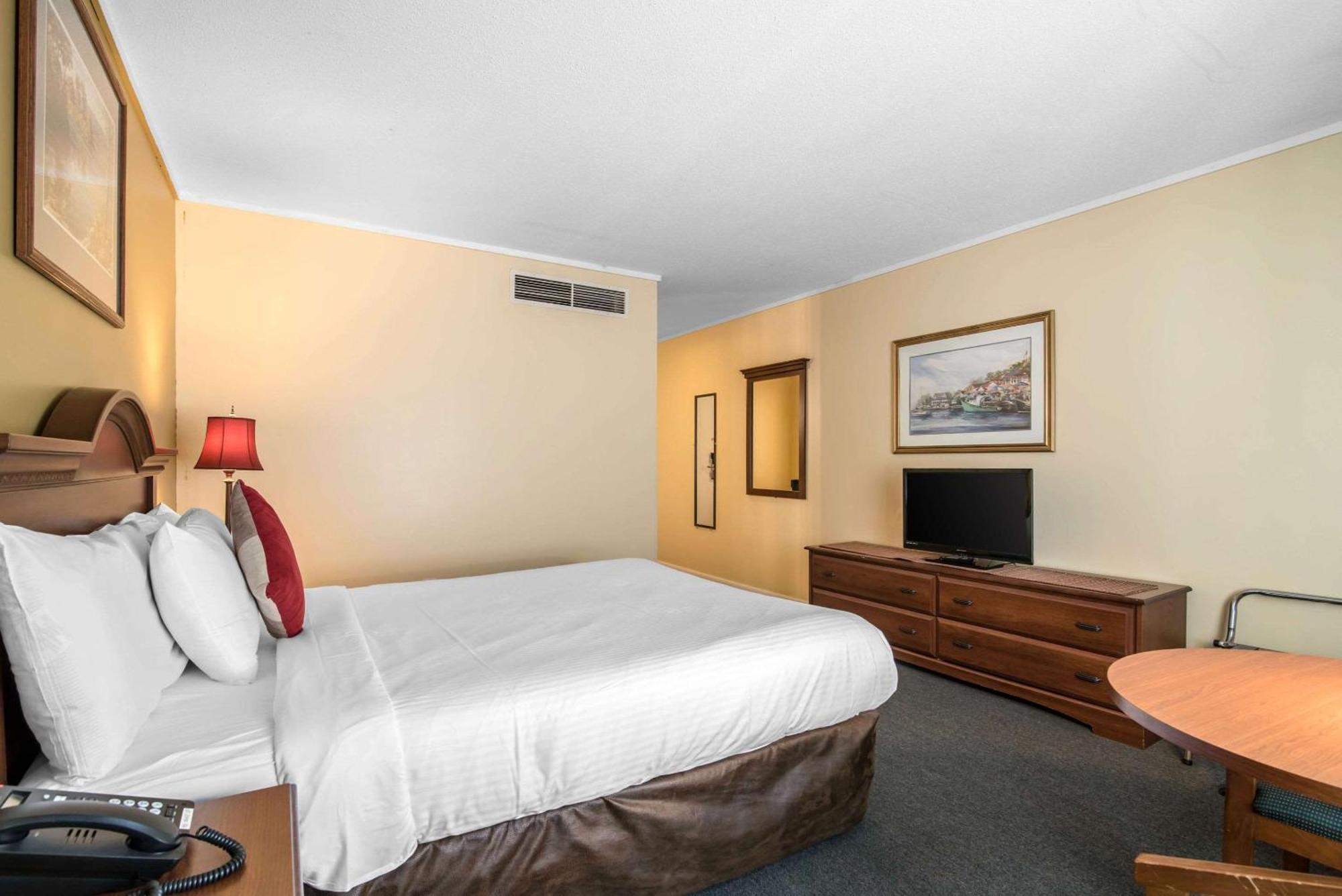 Tiltonlodge Inn & Suites Εξωτερικό φωτογραφία