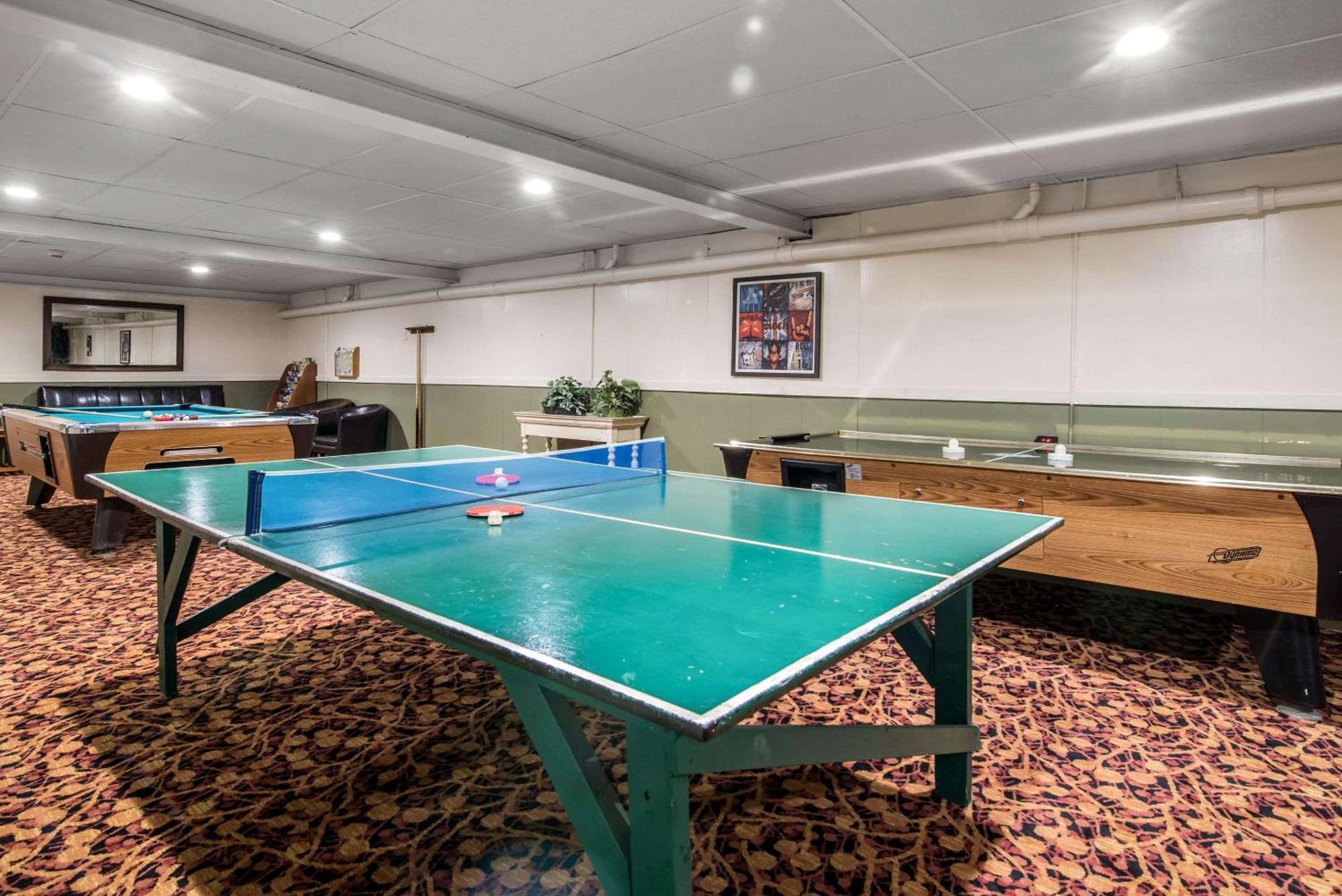 Tiltonlodge Inn & Suites Εξωτερικό φωτογραφία