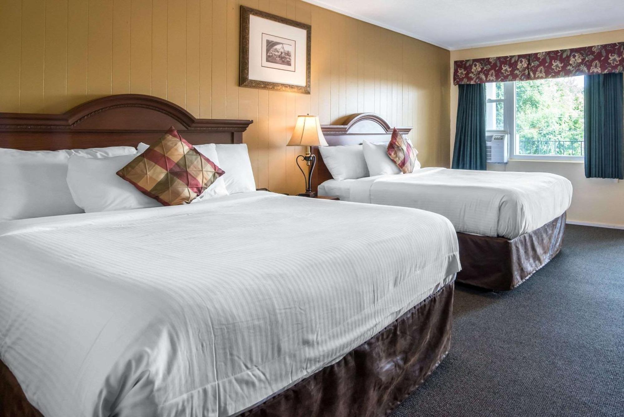 Tiltonlodge Inn & Suites Εξωτερικό φωτογραφία