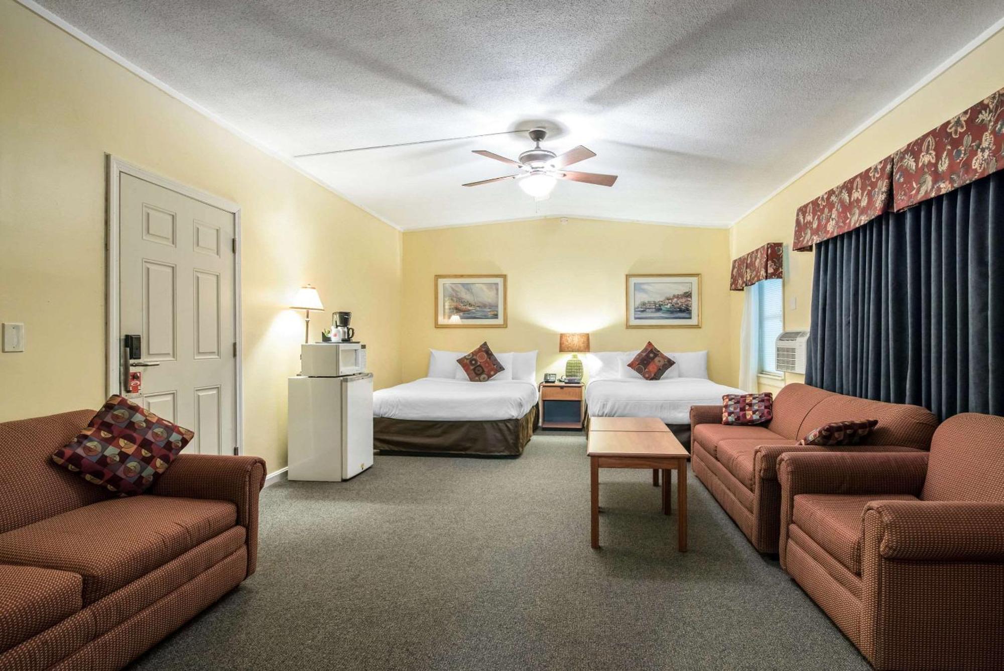 Tiltonlodge Inn & Suites Εξωτερικό φωτογραφία