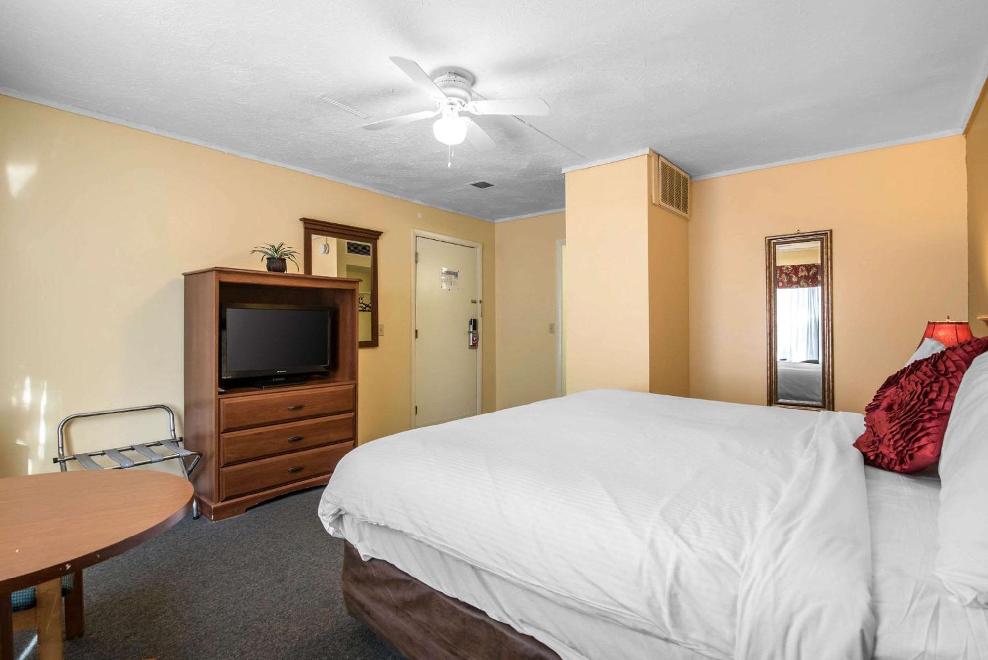 Tiltonlodge Inn & Suites Εξωτερικό φωτογραφία