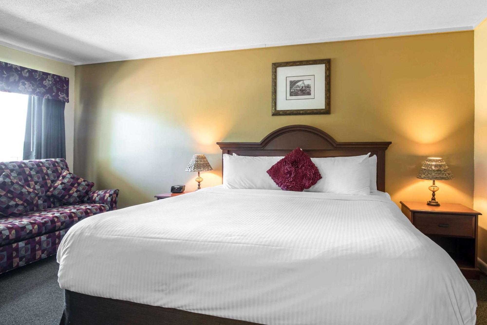 Tiltonlodge Inn & Suites Εξωτερικό φωτογραφία