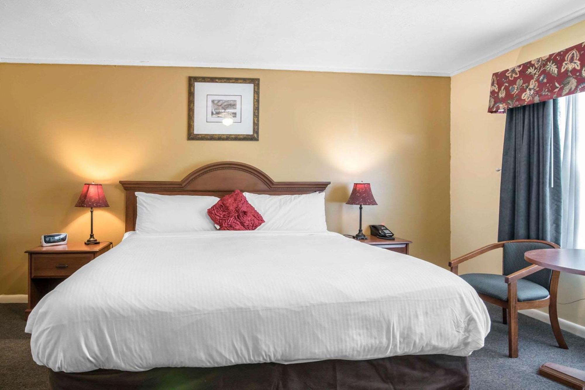 Tiltonlodge Inn & Suites Εξωτερικό φωτογραφία