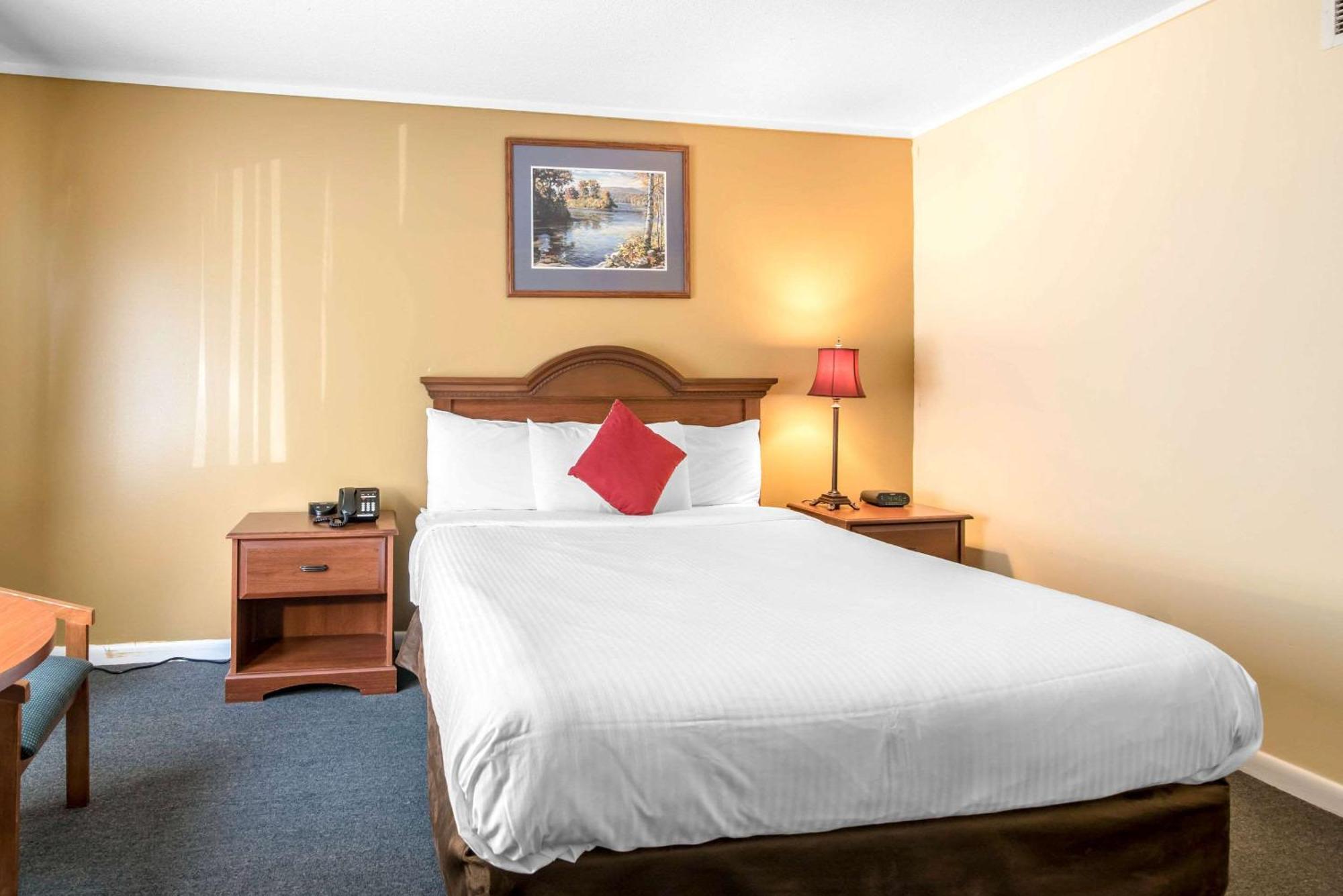 Tiltonlodge Inn & Suites Εξωτερικό φωτογραφία