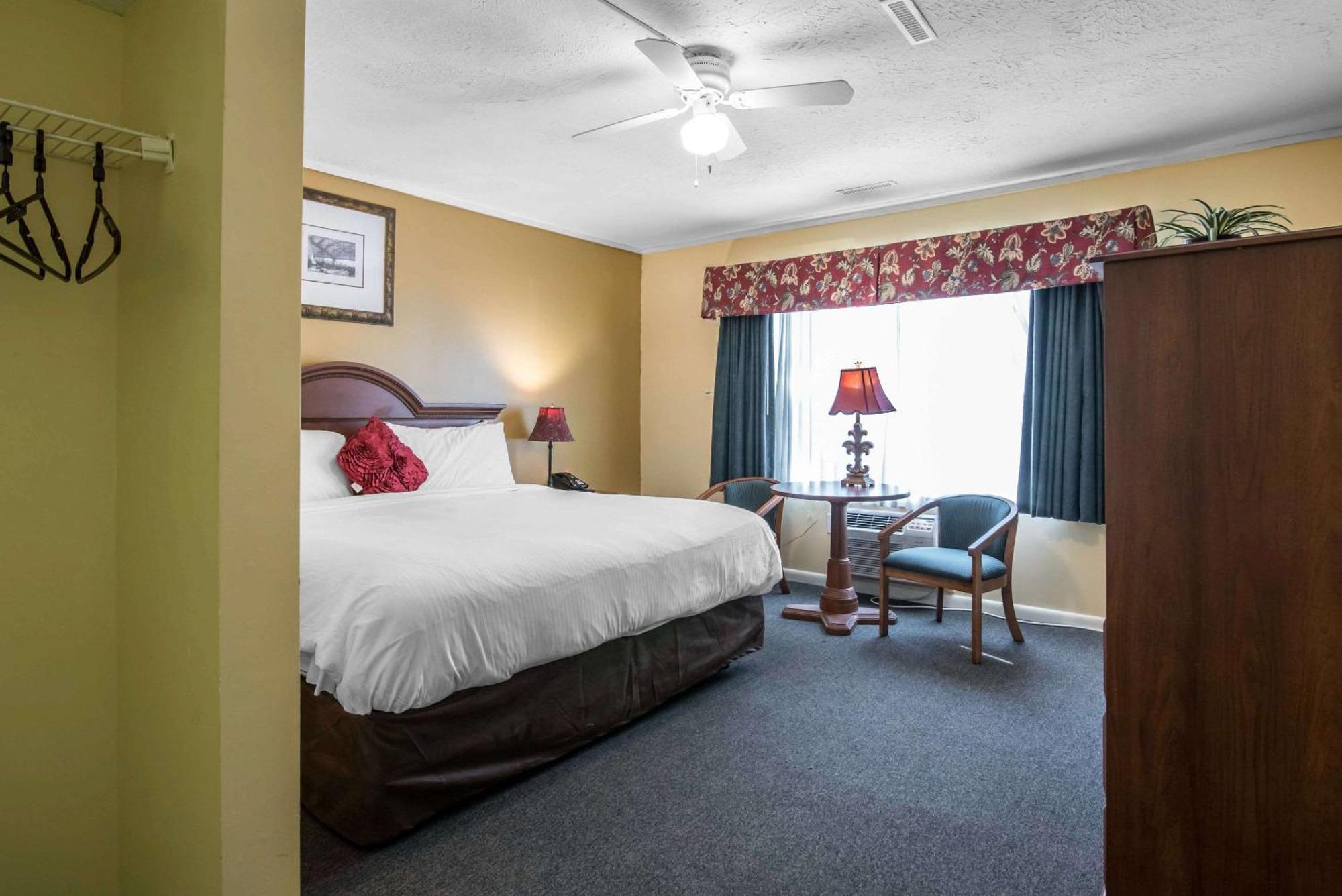 Tiltonlodge Inn & Suites Εξωτερικό φωτογραφία