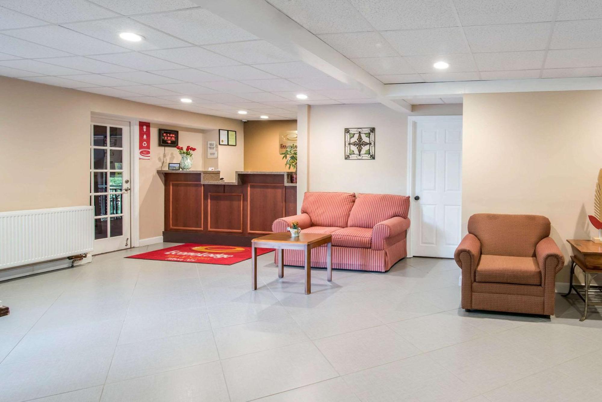 Tiltonlodge Inn & Suites Εξωτερικό φωτογραφία